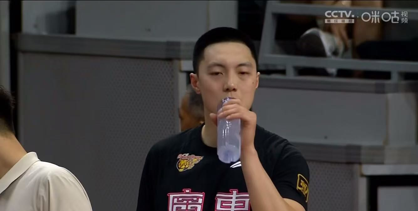 雷丁主场大胜，豪取三分轻松晋级的简单介绍